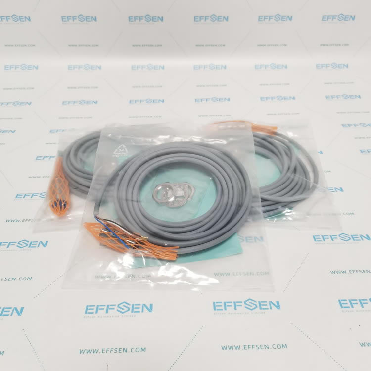 Contrinex DW-AD-509-M18-325 Inductive Proximity Sensor