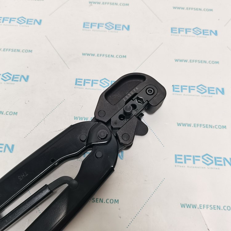 MTR MECATRACTION TH3 Manual crimping tool