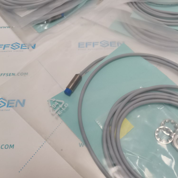 Contrinex DW-AD-613-M8-121 Inductives Sensor