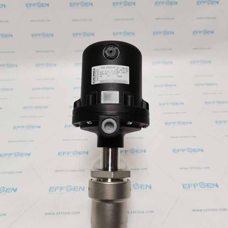 Gemu 554 25D8834 51 1RF402 Pneumatically operated angle seat globe valve